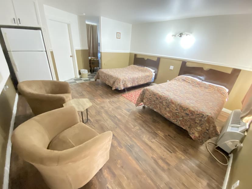 Room Motel 2