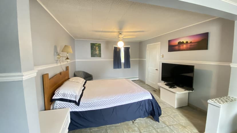 Room Motel 12