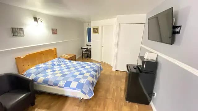 Room Motel 1